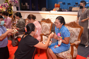 งานด้วยรักและผูกพัน 65