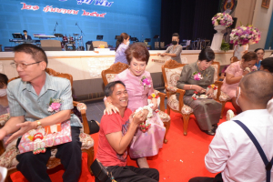 งานด้วยรักและผูกพัน 65