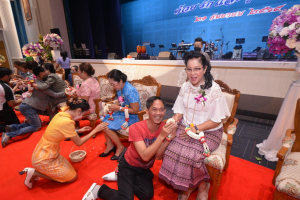 งานด้วยรักและผูกพัน 65