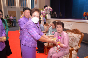 งานด้วยรักและผูกพัน 65
