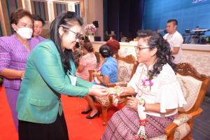 งานด้วยรักและผูกพัน 65