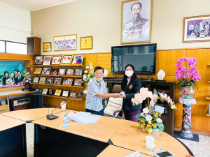 มรท. รับมอบทุนการศึกษาจากมูลนิธิ รศ.สุรพันธ์ ยันต์ทอง