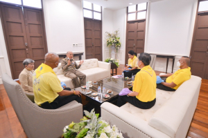 ผู้บริหาร มรท. ร่วมฟังการบรรยาย ชาติไทยและสถาบันหลักของชาติ