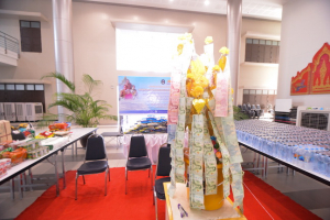 สำนักศิลปะและวัฒนธรรมจัดพิธีทำบุญทอดผ้าป่าข้าวสารอาหารแห้งช่วยเหลือผู้ประสบอุทกภัย และผู้ยากไร้ในจังหวัดลพบุรี