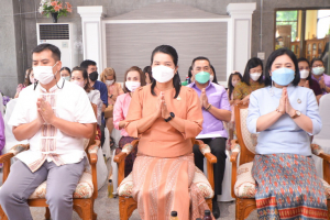 สำนักศิลปะและวัฒนธรรมจัดพิธีทำบุญทอดผ้าป่าข้าวสารอาหารแห้งช่วยเหลือผู้ประสบอุทกภัย และผู้ยากไร้ในจังหวัดลพบุรี