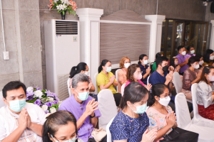 สำนักศิลปะและวัฒนธรรมจัดพิธีทำบุญทอดผ้าป่าข้าวสารอาหารแห้งช่วยเหลือผู้ประสบอุทกภัย และผู้ยากไร้ในจังหวัดลพบุรี