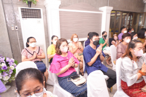 สำนักศิลปะและวัฒนธรรมจัดพิธีทำบุญทอดผ้าป่าข้าวสารอาหารแห้งช่วยเหลือผู้ประสบอุทกภัย และผู้ยากไร้ในจังหวัดลพบุรี