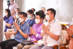 สำนักศิลปะและวัฒนธรรมจัดพิธีทำบุญทอดผ้าป่าข้าวสารอาหารแห้งช่วยเหลือผู้ประสบอุทกภัย และผู้ยากไร้ในจังหวัดลพบุรี