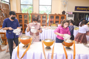 สำนักศิลปะและวัฒนธรรมจัดพิธีทำบุญทอดผ้าป่าข้าวสารอาหารแห้งช่วยเหลือผู้ประสบอุทกภัย และผู้ยากไร้ในจังหวัดลพบุรี