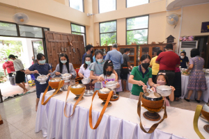 สำนักศิลปะและวัฒนธรรมจัดพิธีทำบุญทอดผ้าป่าข้าวสารอาหารแห้งช่วยเหลือผู้ประสบอุทกภัย และผู้ยากไร้ในจังหวัดลพบุรี