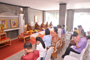 สำนักศิลปะและวัฒนธรรมจัดพิธีทำบุญทอดผ้าป่าข้าวสารอาหารแห้งช่วยเหลือผู้ประสบอุทกภัย และผู้ยากไร้ในจังหวัดลพบุรี