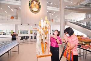 สำนักศิลปะและวัฒนธรรมจัดพิธีทำบุญทอดผ้าป่าข้าวสารอาหารแห้งช่วยเหลือผู้ประสบอุทกภัย และผู้ยากไร้ในจังหวัดลพบุรี