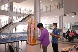 สำนักศิลปะและวัฒนธรรมจัดพิธีทำบุญทอดผ้าป่าข้าวสารอาหารแห้งช่วยเหลือผู้ประสบอุทกภัย และผู้ยากไร้ในจังหวัดลพบุรี