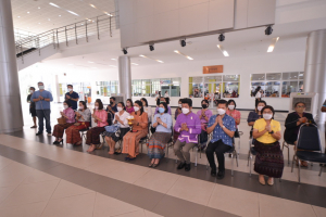 สำนักศิลปะและวัฒนธรรมจัดพิธีทำบุญทอดผ้าป่าข้าวสารอาหารแห้งช่วยเหลือผู้ประสบอุทกภัย และผู้ยากไร้ในจังหวัดลพบุรี