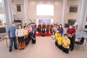 สำนักศิลปะและวัฒนธรรมจัดพิธีทำบุญทอดผ้าป่าข้าวสารอาหารแห้งช่วยเหลือผู้ประสบอุทกภัย และผู้ยากไร้ในจังหวัดลพบุรี