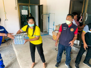สำนักศิลปะและวัฒนธรรมจัดพิธีทำบุญทอดผ้าป่าข้าวสารอาหารแห้งช่วยเหลือผู้ประสบอุทกภัย และผู้ยากไร้ในจังหวัดลพบุรี