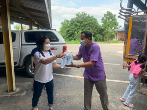 สำนักศิลปะและวัฒนธรรมจัดพิธีทำบุญทอดผ้าป่าข้าวสารอาหารแห้งช่วยเหลือผู้ประสบอุทกภัย และผู้ยากไร้ในจังหวัดลพบุรี