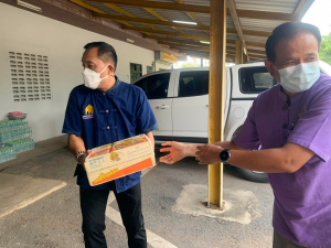 สำนักศิลปะและวัฒนธรรมจัดพิธีทำบุญทอดผ้าป่าข้าวสารอาหารแห้งช่วยเหลือผู้ประสบอุทกภัย และผู้ยากไร้ในจังหวัดลพบุรี