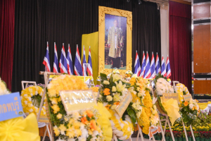 ผู้แทน มรท.ร่วมพิธีน้อมรำลึกในพระมหากรุณาธิคุณเนื่องในวันคล้ายวันสวรรคต รัชกาลที่ 9 ณ ศาลาประชาคมเทศบาลเมืองลพบุรี
