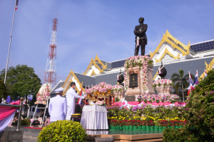 ผู้แทน มรท. ร่วมพิธีถวายพวงมาลาสักการะเนื่องในวันคล้ายวันสวรรคต รัชกาลที่ 5