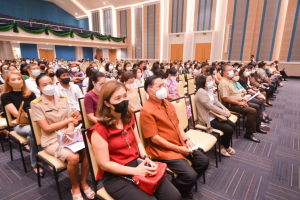 รร.สาธิต มรท. จัดประชุมผู้ปกครอง และรับผลการเรียนนักเรียน