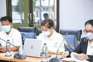ผู้บริหาร ร่วมต้อนรับ คกก.กลั่นกรองของสมาพันธ์เกษตรกรรมยั่งยืน จ.ลพบุรี ในการประชุมคัดกรองการรับรองแปลงตามมาตรฐานแปลงเกษตรอินทรีย์แบบมีส่วนร่วม (SDGsPGS) จ.ลพบุรี