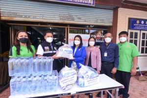 อธิการบดี มรท. นำผู้บริหาร และบุคลากร ลงพื้นที่มอบถุงยังชีพช่วยเหลือผู้ประสบอุทกภัยในพื้นที่ ต.ดอนโพธิ์ อ.เมือง จ.ลพบุรี