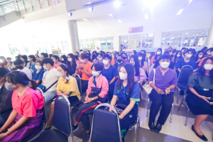 คณะครุศาสตร์จัดงานรำเพลิน รำวง ลอยกระทงกับเธอ