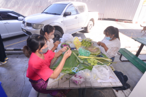 คณะครุศาสตร์จัดงานรำเพลิน รำวง ลอยกระทงกับเธอ