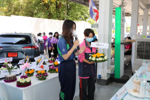 คณะครุศาสตร์จัดงานรำเพลิน รำวง ลอยกระทงกับเธอ
