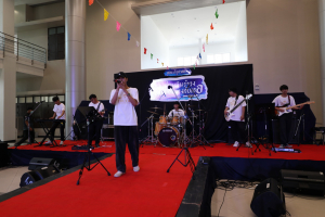 คณะครุศาสตร์จัดงานรำเพลิน รำวง ลอยกระทงกับเธอ