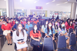 คณะครุศาสตร์จัดงานรำเพลิน รำวง ลอยกระทงกับเธอ