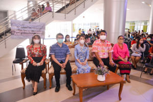 คณะครุศาสตร์จัดงานรำเพลิน รำวง ลอยกระทงกับเธอ