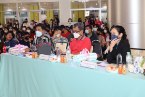 คณะครุศาสตร์จัดงานรำเพลิน รำวง ลอยกระทงกับเธอ