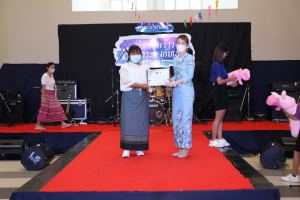 คณะครุศาสตร์จัดงานรำเพลิน รำวง ลอยกระทงกับเธอ