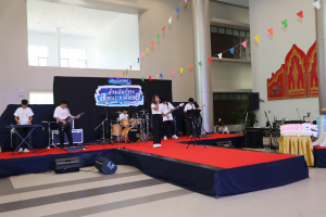 คณะครุศาสตร์จัดงานรำเพลิน รำวง ลอยกระทงกับเธอ