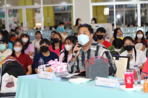 คณะครุศาสตร์จัดงานรำเพลิน รำวง ลอยกระทงกับเธอ