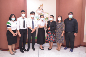 ศูนย์ภาษา และ คณะวิทยาการจัดการ นำผู้บริหาร คณาจารย์ บุคลากร และ นศ. เข้ามอบโล่และรายงานผลจากการเข้าร่วมการประกวด The 1st International Business Case Competition ต่ออธิการบดี
