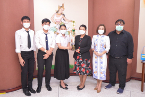 ศูนย์ภาษา และ คณะวิทยาการจัดการ นำผู้บริหาร คณาจารย์ บุคลากร และ นศ. เข้ามอบโล่และรายงานผลจากการเข้าร่วมการประกวด The 1st International Business Case Competition ต่ออธิการบดี