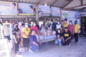อธิการบดี มรท. นำผู้บริหาร คณาจารย์ นศ. ลงพื้นที่มอบถุงยังชีพช่วยเหลือผู้ประสบอุทกภัยในพื้นที่ จ.สิงห์บุรี