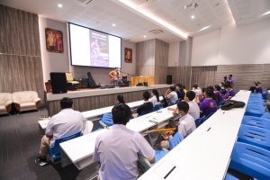 สาขาวิชาดนตรีศึกษาจัดอบรมการพัฒนาทักษะการปรับแต่งเสียงกีตาร์และการบรรเลงด้นสด