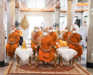 ผู้บริหาร มรท. ร่วมพิธีทอดผ้าป่าสมทบทุนโครงการเล่าเรียนหลวงสำหรับพระสงฆ์ไทยของ จ.ลพบุรี