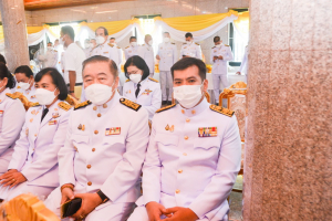 ผู้บริหาร มรท. ร่วมพิธีทอดผ้าป่าสมทบทุนโครงการเล่าเรียนหลวงสำหรับพระสงฆ์ไทยของ จ.ลพบุรี
