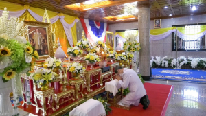 ผู้บริหาร มรท. ร่วมพิธีทอดผ้าป่าสมทบทุนโครงการเล่าเรียนหลวงสำหรับพระสงฆ์ไทยของ จ.ลพบุรี