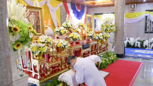 ผู้บริหาร มรท. ร่วมพิธีทอดผ้าป่าสมทบทุนโครงการเล่าเรียนหลวงสำหรับพระสงฆ์ไทยของ จ.ลพบุรี