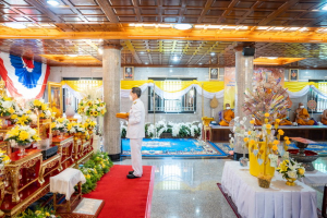 ผู้บริหาร มรท. ร่วมพิธีทอดผ้าป่าสมทบทุนโครงการเล่าเรียนหลวงสำหรับพระสงฆ์ไทยของ จ.ลพบุรี