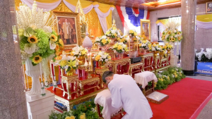 ผู้บริหาร มรท. ร่วมพิธีทอดผ้าป่าสมทบทุนโครงการเล่าเรียนหลวงสำหรับพระสงฆ์ไทยของ จ.ลพบุรี