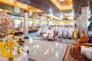 ผู้บริหาร มรท. ร่วมพิธีทอดผ้าป่าสมทบทุนโครงการเล่าเรียนหลวงสำหรับพระสงฆ์ไทยของ จ.ลพบุรี