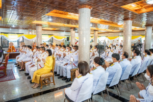 ผู้บริหาร มรท. ร่วมพิธีทอดผ้าป่าสมทบทุนโครงการเล่าเรียนหลวงสำหรับพระสงฆ์ไทยของ จ.ลพบุรี