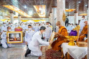 ผู้บริหาร มรท. ร่วมพิธีทอดผ้าป่าสมทบทุนโครงการเล่าเรียนหลวงสำหรับพระสงฆ์ไทยของ จ.ลพบุรี